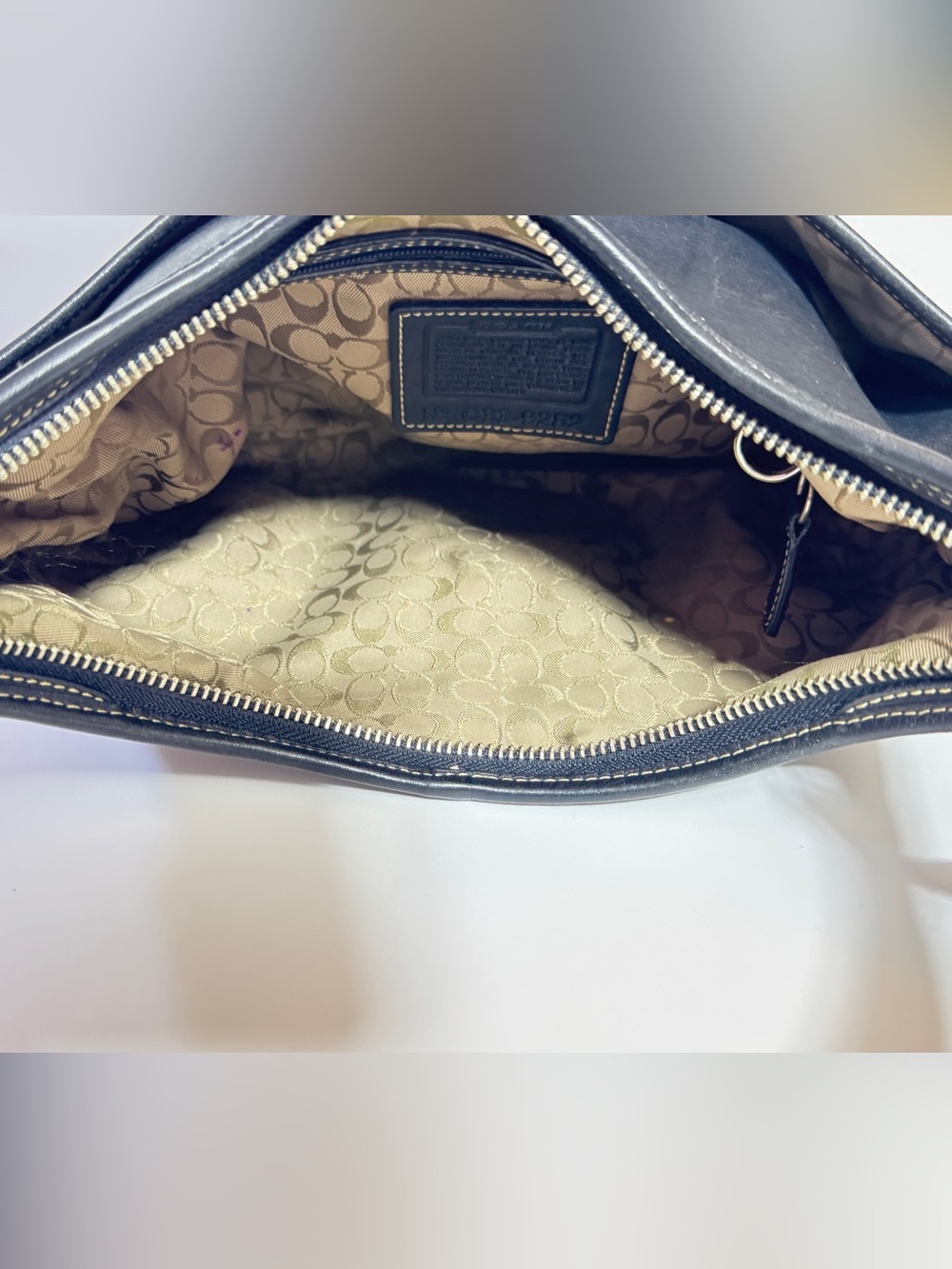 Vintage Coach SoHo Classic Black Leather Shoulder Bag with Buckle Accent - Picture 7 of 9